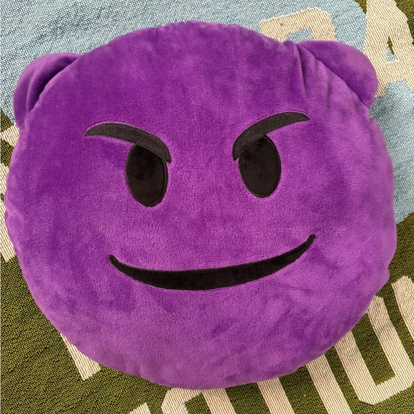 Emoji Pillow Set (2 pillows) - Picture 4 of 5